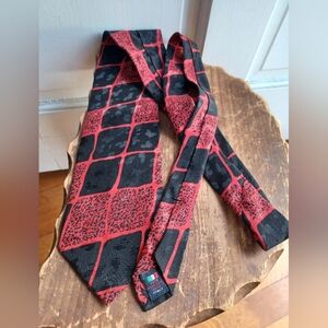 D. Fine Silk Red and Black Patterned Tie